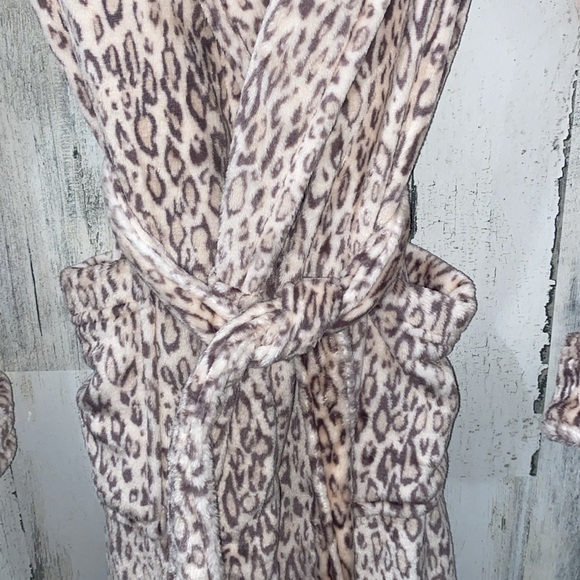 0627 Nine West Robe - Picture 3 of 5